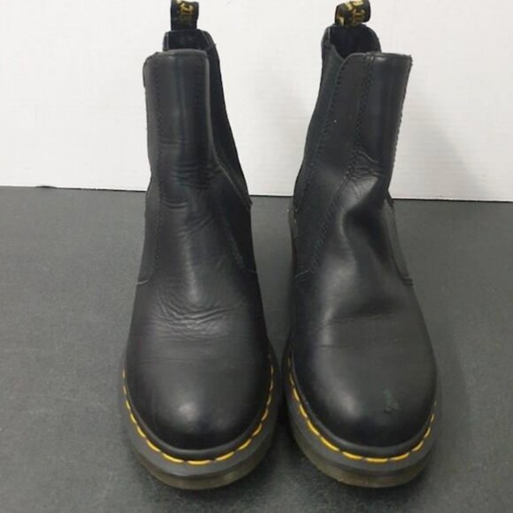 ‘CADENCE LEATHER HEELED CHELSEA Black Dr. Martens Boots Women's SZ 8 - Picture 1 of 5